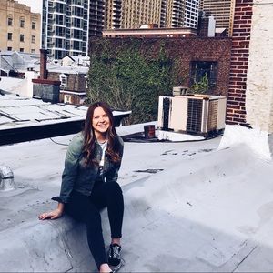 Meet your Posher, Emily